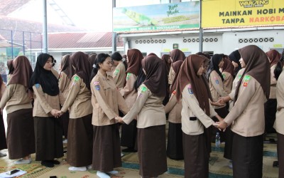 MENYIAPKAN MENTAL PESERTA DIDIK KELAS XII JELANG UJIAN MELALUI AMT DAN DOA BERSAMA